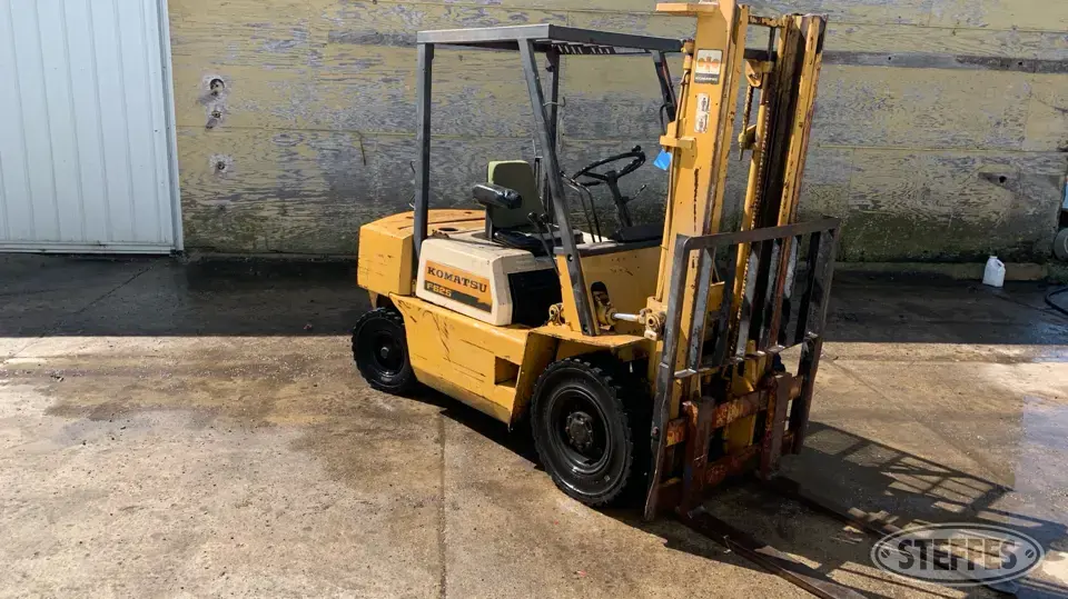 Komatsu FG25 Warehouse Forklift