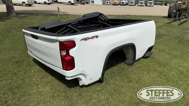 Chevrolet Silverado pickup box