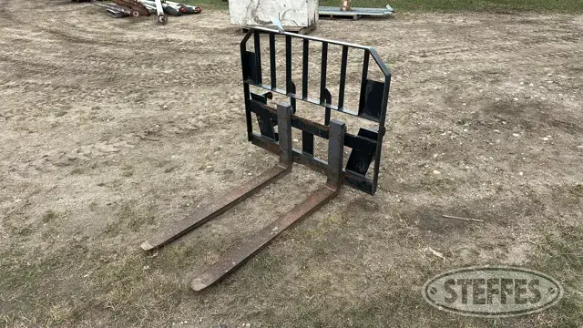 Case IH pallet forks