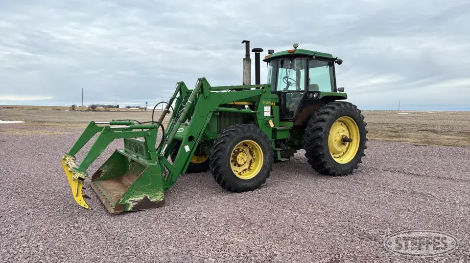 1990 John Deere 4455 MFWD Tractor