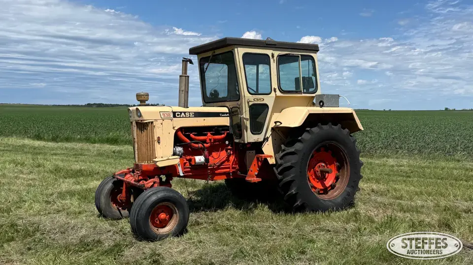 1969 Case 930 2WD Tractor