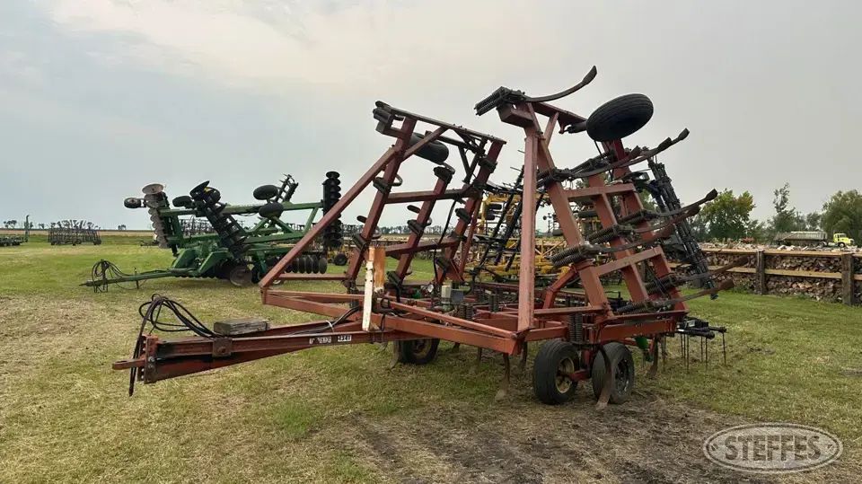 Hiniker 1341 Chisel Plow