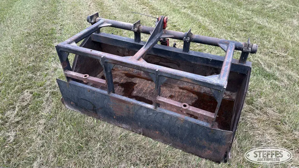 Skid steer grapple bucket Skid Steer Bucket