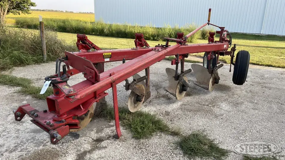 International 720 Plow