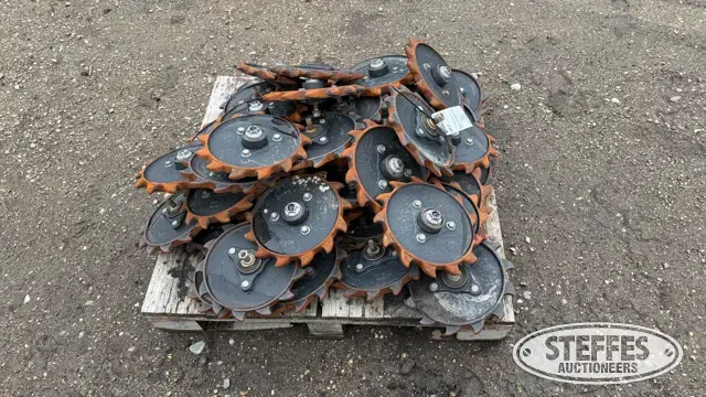 (48) Dawn spike tooth closing wheels