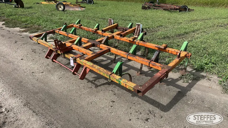 Field cultivator