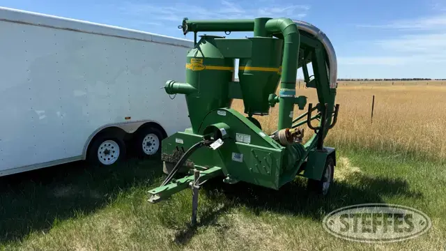 2005 Walinga Agri-Vac 6614