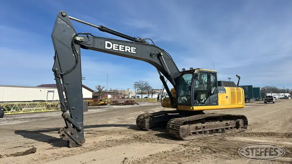 2012 Deere 250GLC Excavator