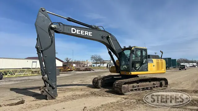 2012 Deere 250GLC