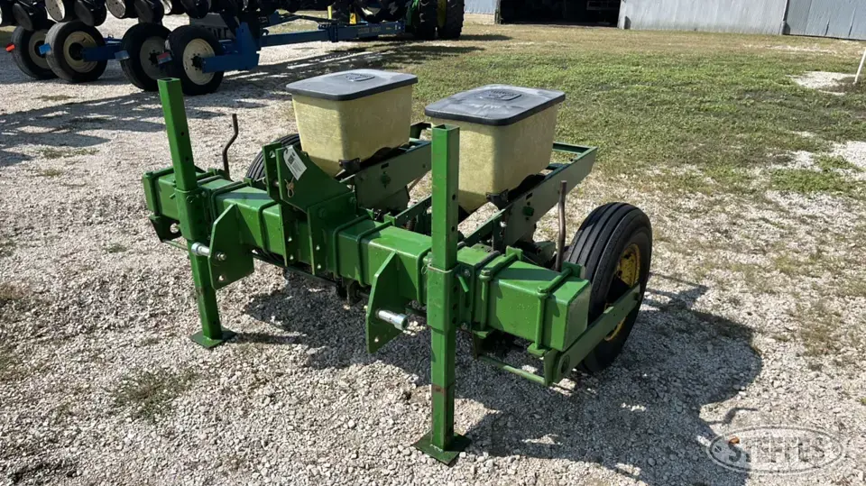 John Deere 7100 Less Than 12 Row Planter