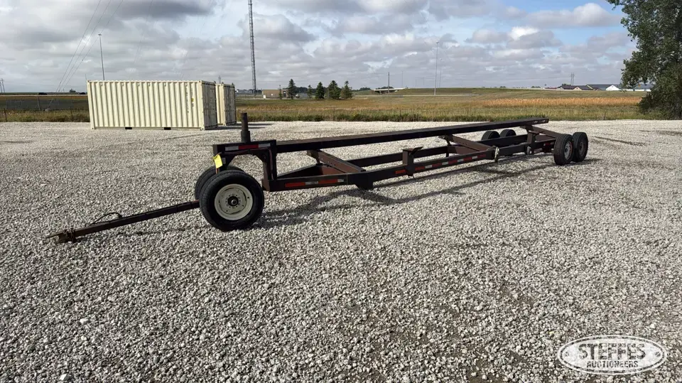 Tandem axle header trailer