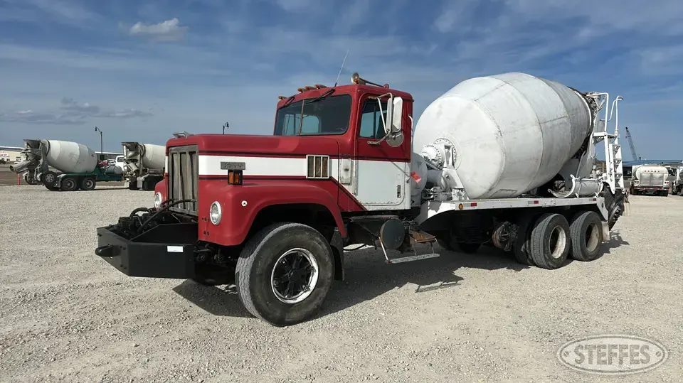 1987 International Paystar 5000 Mixer Truck