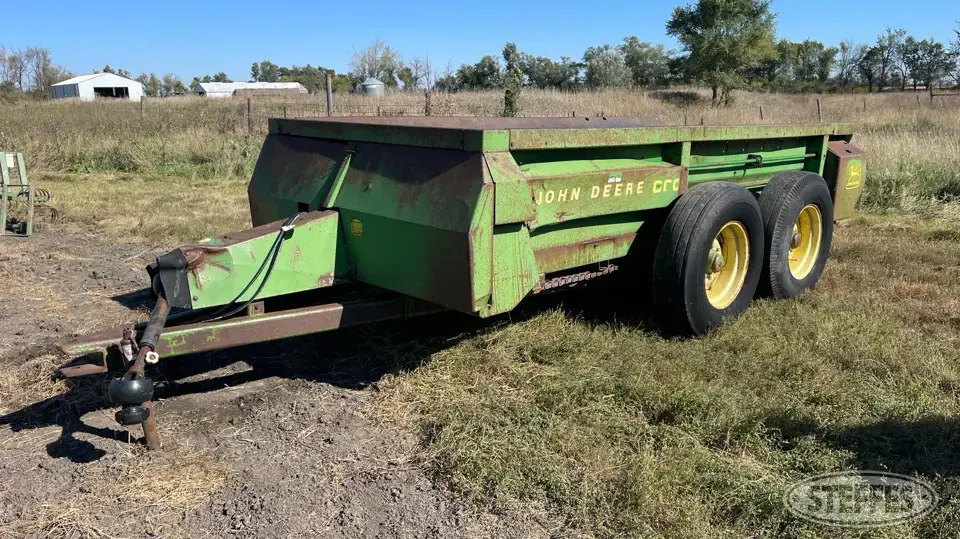 John Deere 660 Manure Application Equipment