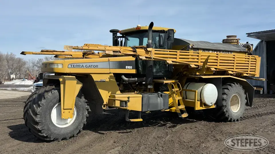 2001 TerraGator 8103 Self-Propelled Dry Applicators-Spreaders-Floater