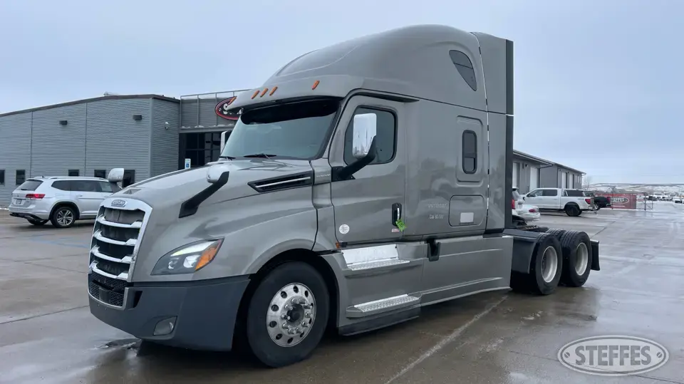 2020 Freightliner Cascadia Conventional Truck with Sleeper