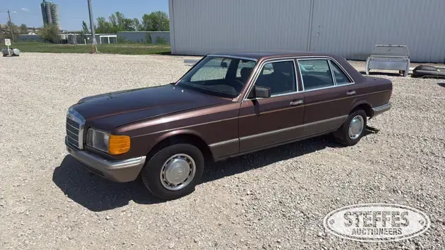 1985 Mercedes-Benz 380 SEL