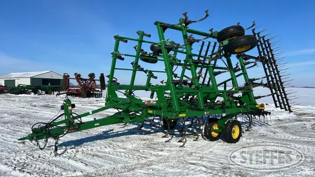 2013 John Deere 2210