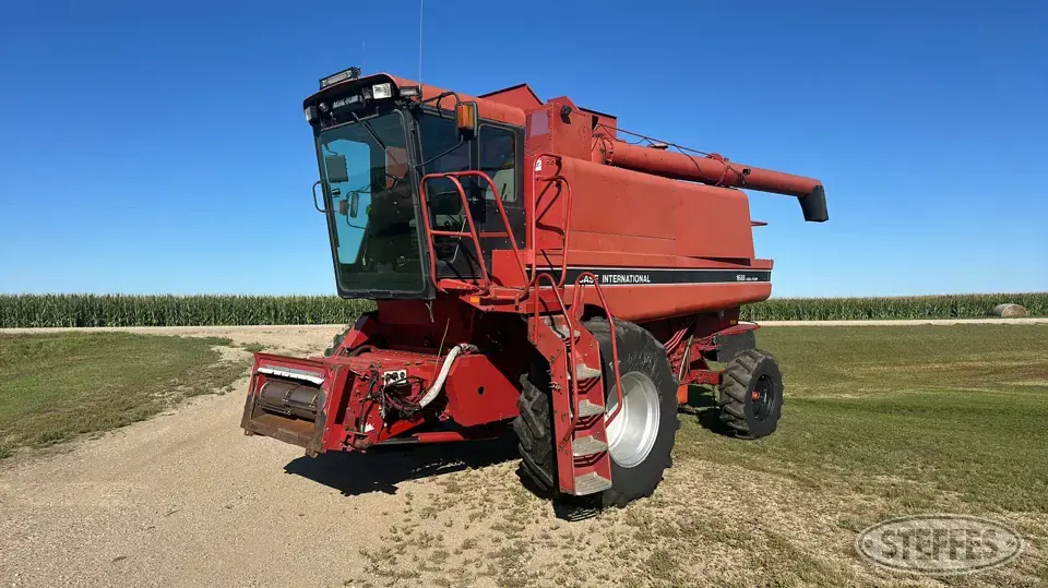 1993 Case IH 1688 Combine