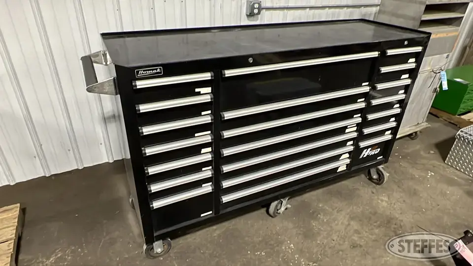 Homak H2PRO Storage and Bench