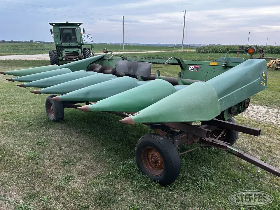 John Deere 693 Corn Head