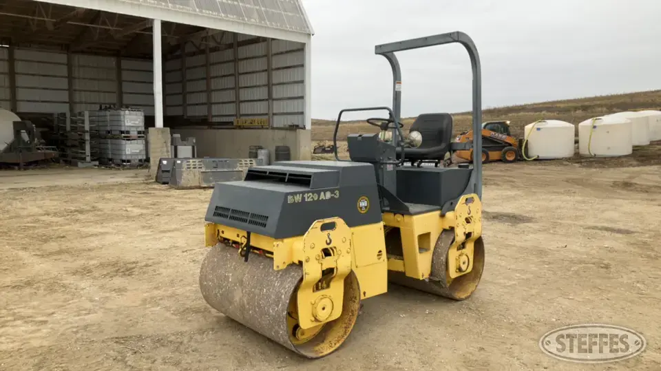 Bomag BW 120 AD-3 Self-Propelled Tandem Compactor