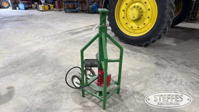 Sprayer jack stand