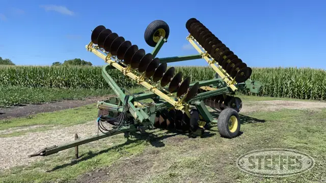 John Deere 220