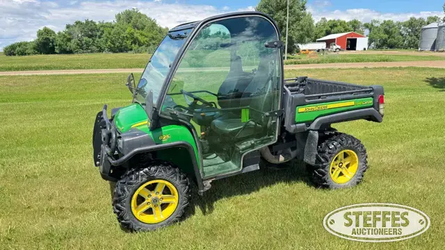 2011 John Deere Gator 825i