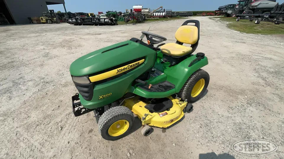 John Deere X500 Lawn Tractor