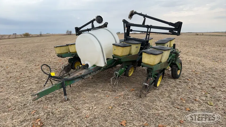 John Deere 7000 Less Than 12 Row Planter