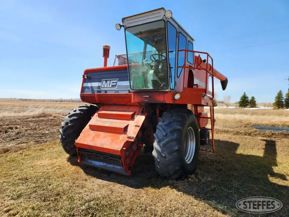 Massey Ferguson 760 Combine