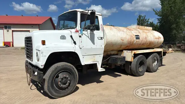 1980 Ford L8000