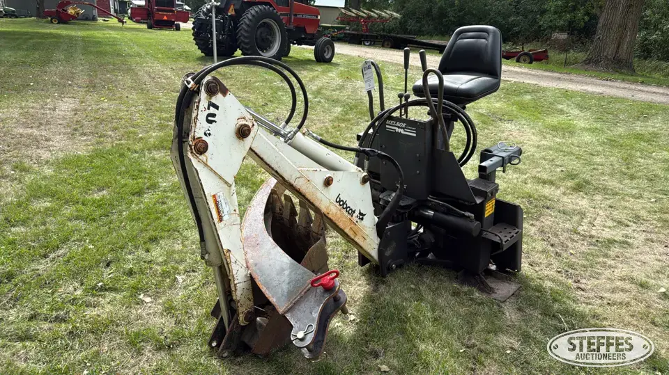 Bobcat 907 Skid Steer Backhoe