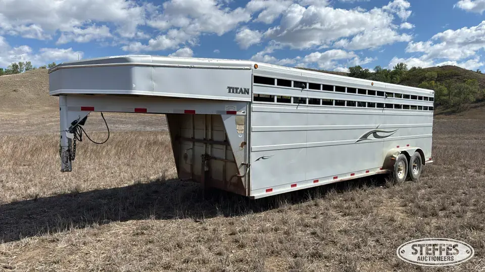 2004 Titan Classic Gooseneck Livestock Trailer