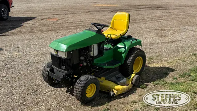John Deere 445