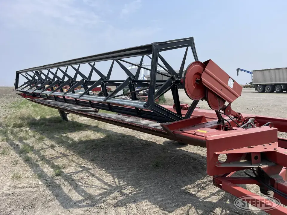 Case IH 730 Pull-Type Swather