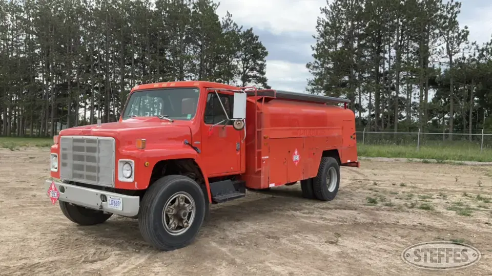 1985 International Fuel-Lube Truck