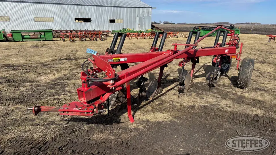 Case IH 720 Plow