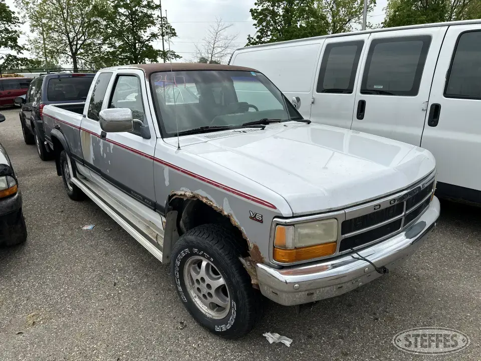 1996 Dodge Dakota SLT Compact Pickup