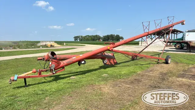 Feterl swing hopper auger