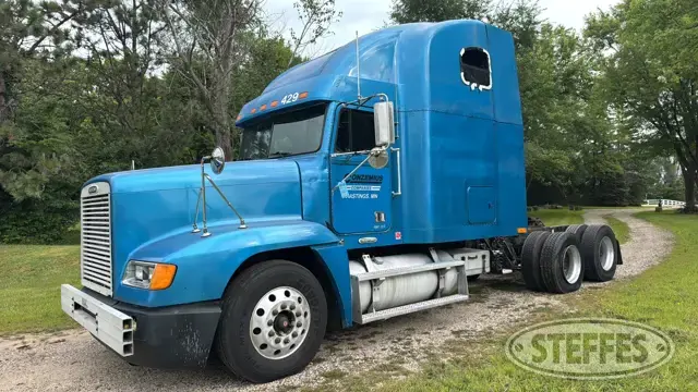 1999 Freightliner FLD120