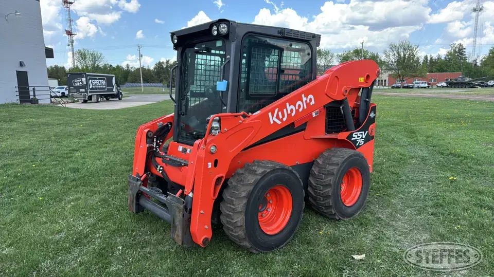 2022 Kubota SSV75 Wheeled Skid Steer