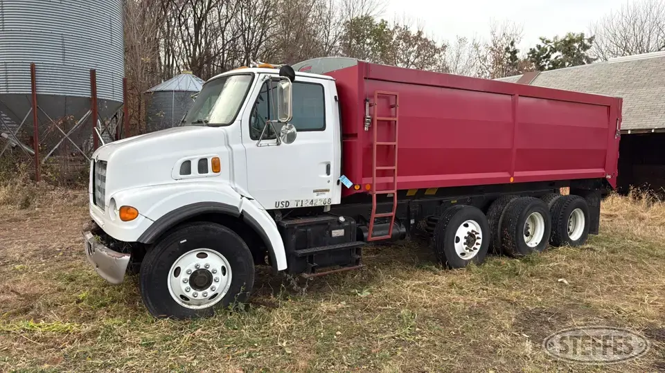 2000 Sterling L7500 Grain Truck