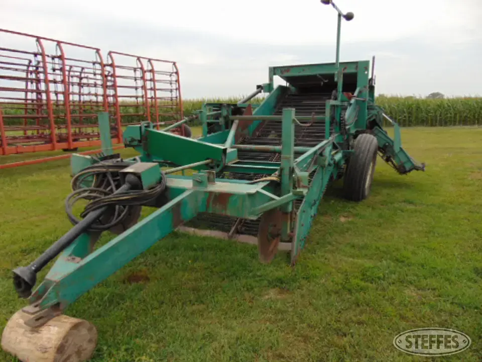 Lockwood Potato Windrowers and Harvester