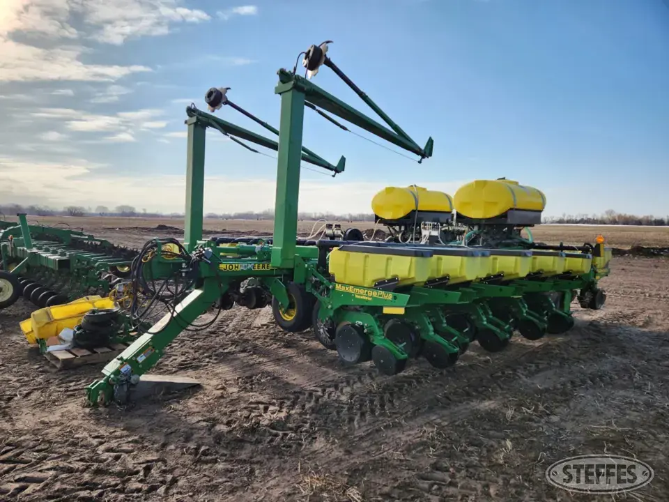 2001 John Deere 1780 12 or More Row Planter