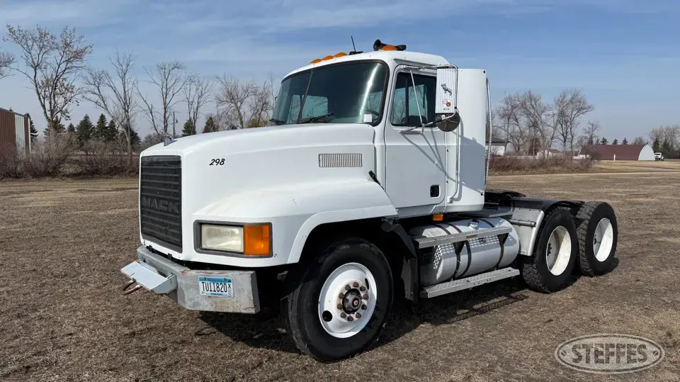 1998 Mack CH613 Conventional Truck without Sleeper