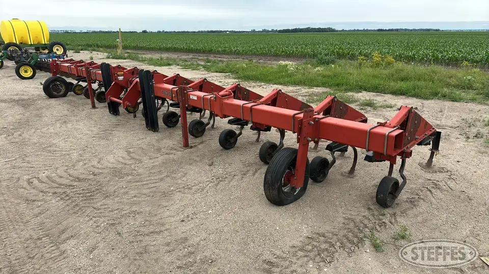 Case IH 1820 Row Crop Cultivator