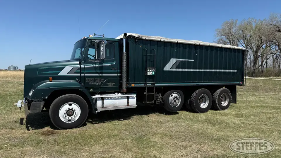 1987 Freightliner FLC 112 Tri-Axle Boxed Truck