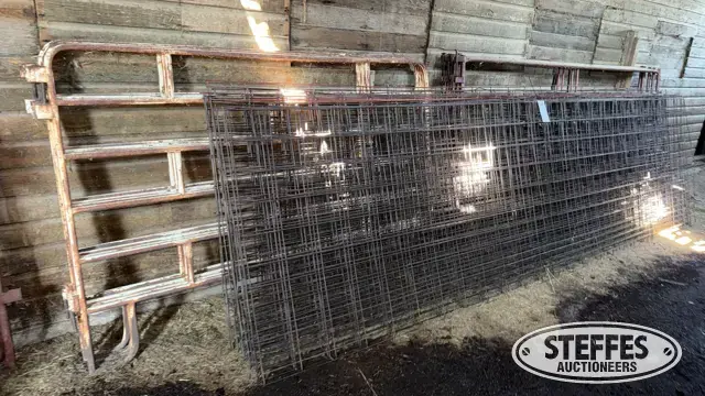 Livestock fence panels