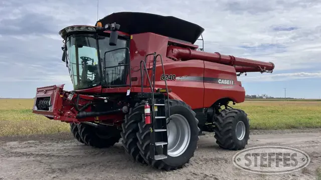 2015 Case IH 8240